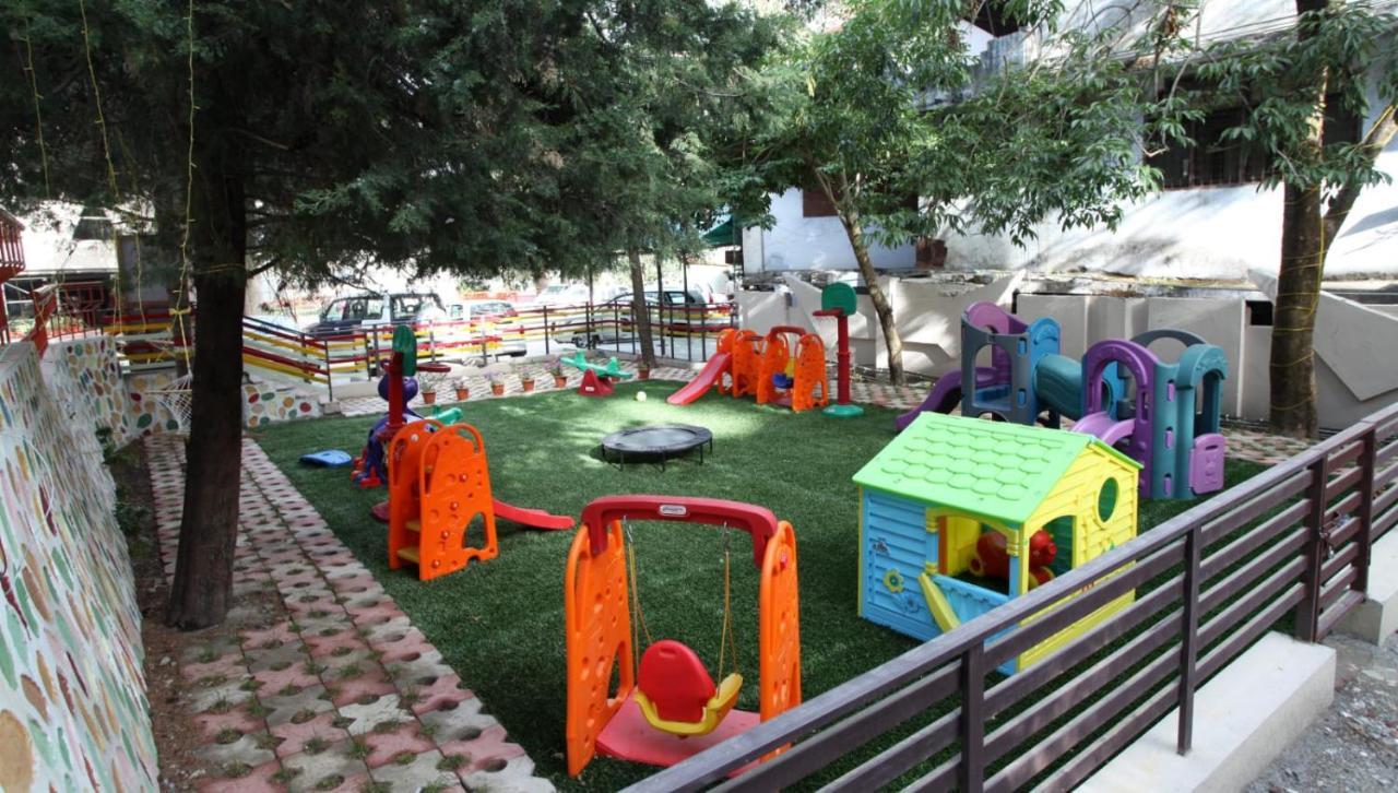 Hotel Arif Castle, נייניטל מראה חיצוני תמונה